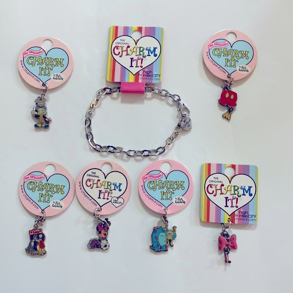 Charm it bracelet and 6 charms